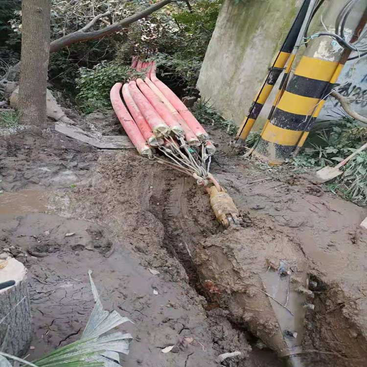 积石山拖拉管